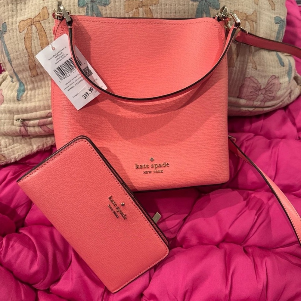 Kate Spade Darcy Bucket Bag Crossbody & Wallet Set- Peach Nectar